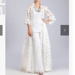 Stylist preloved Ayesha somaya